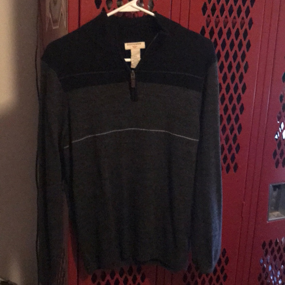 Dockers sweater